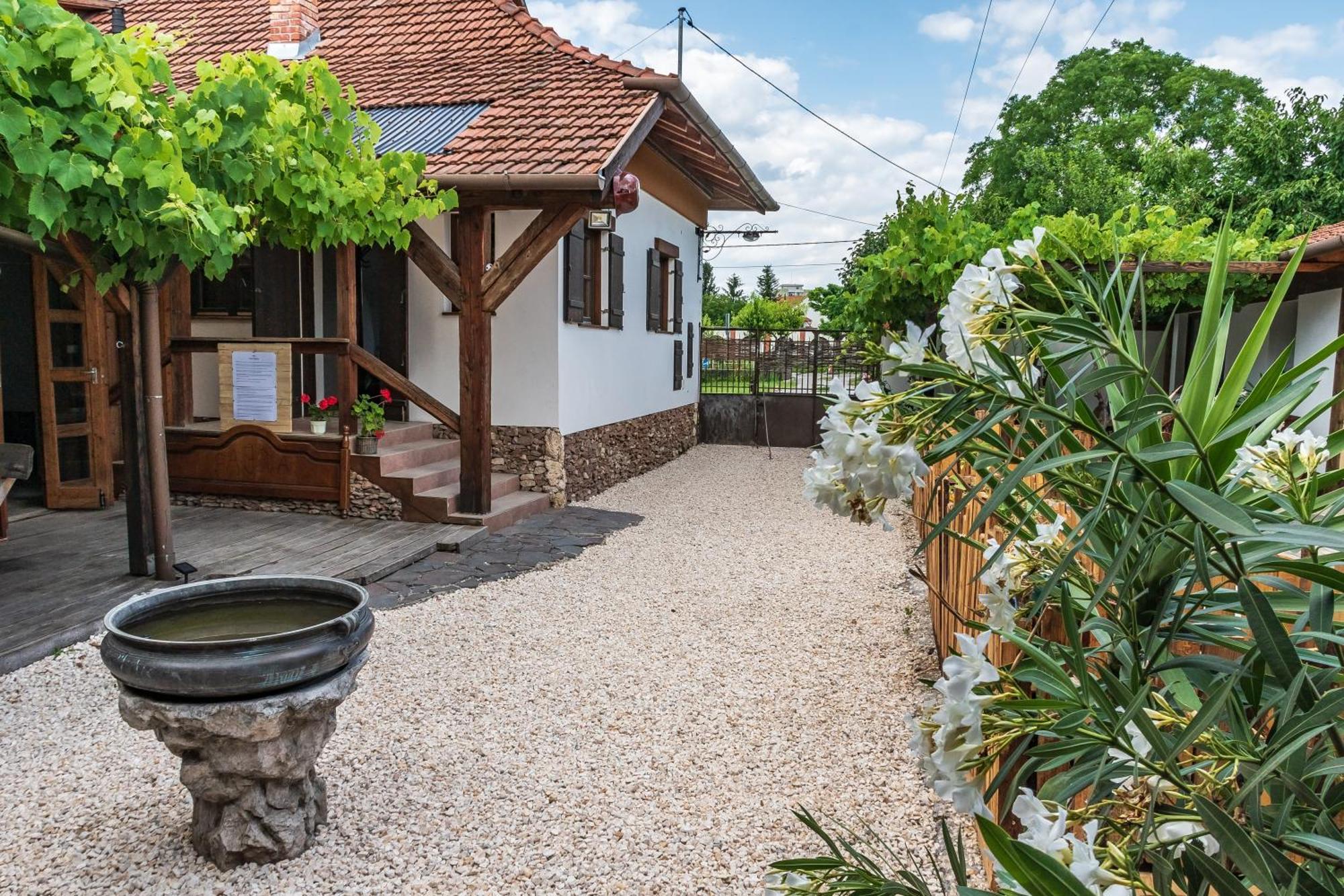 Pajta Apartman Eger Exterior foto